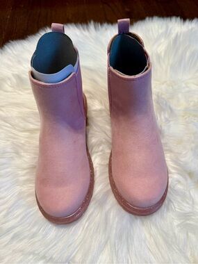 NEW! Girl's Pink Chelsea Ankle Boots - Soft Suede Look Size K2